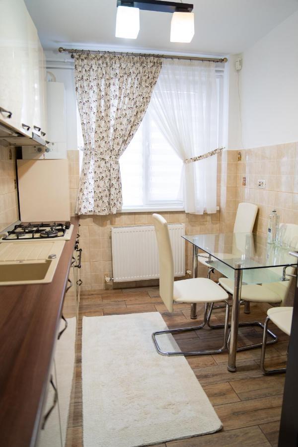 Ultracentral Golden Apartament 2 Suceava Eksteriør billede