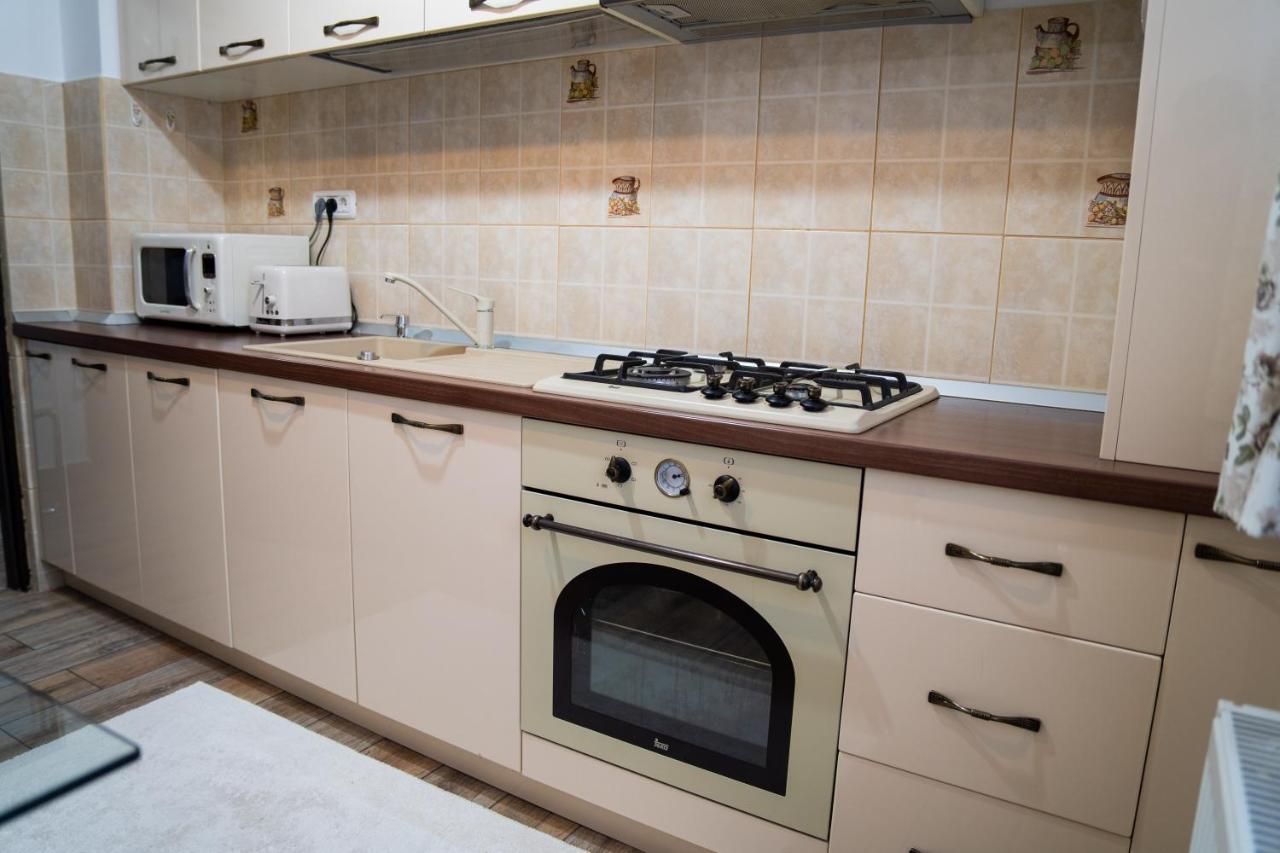 Ultracentral Golden Apartament 2 Suceava Eksteriør billede